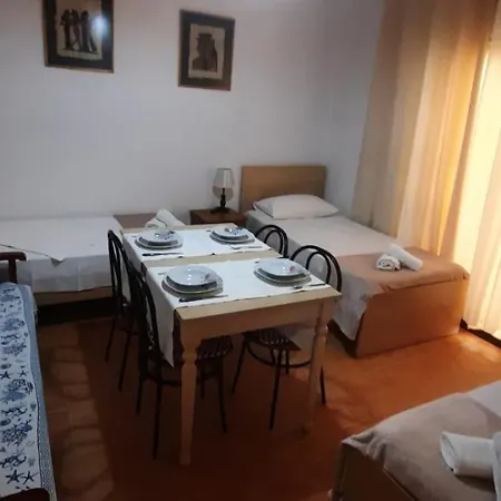 Jone Διαμέρισμα *